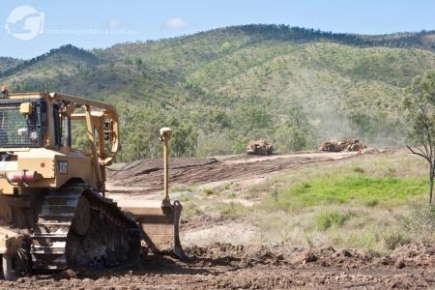 Machine Guided Construction with GPS Dozer